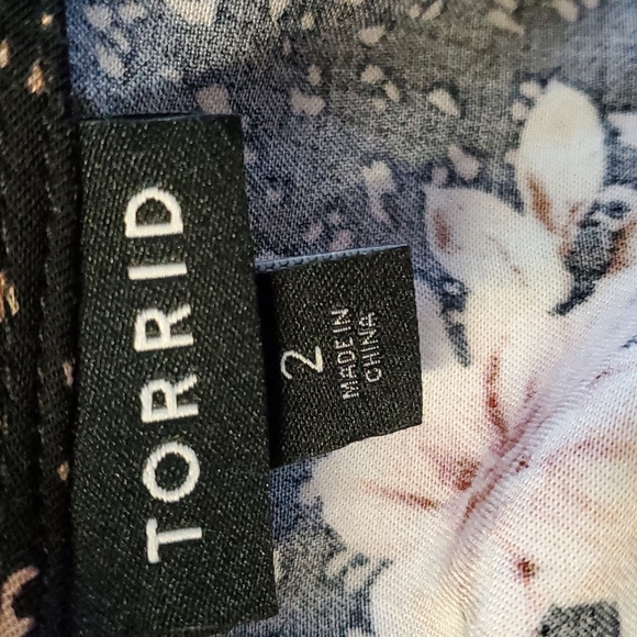 Torrid Floral & Leopard Print Dress - Size 2 - Picture 8 of 11